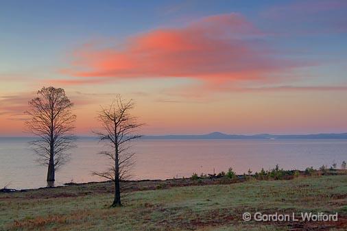 Sunrise Cloud_47006-7DkLt.jpg - Photographed at Grenada Lake near Grenada, Mississippi, USA.